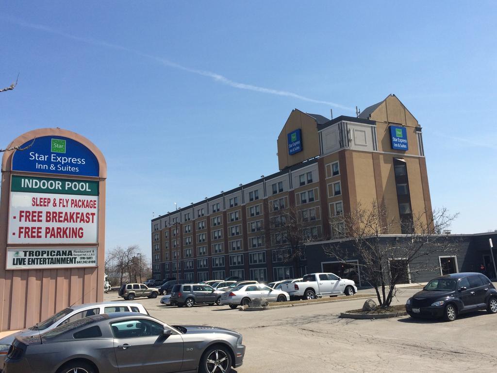 Holiday Inn Express & Suites Toronto Airport West By Ihg Миссиссага Экстерьер фото