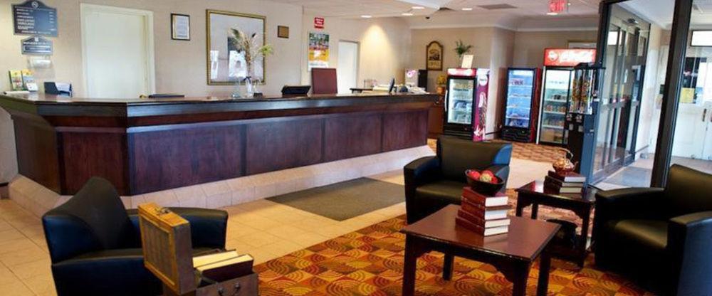 Holiday Inn Express & Suites Toronto Airport West, An Ihg Hotel Миссиссага Экстерьер фото
