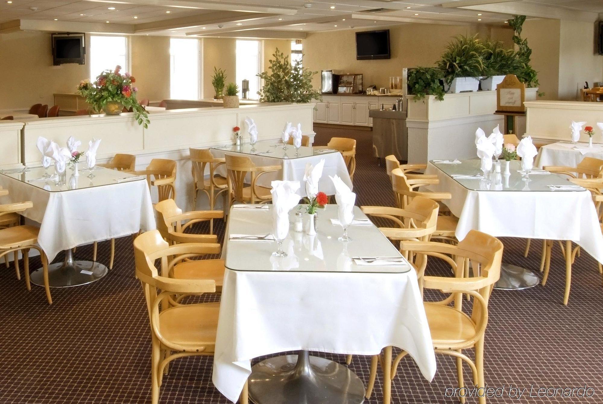 Holiday Inn Express & Suites Toronto Airport West By Ihg Миссиссага Экстерьер фото