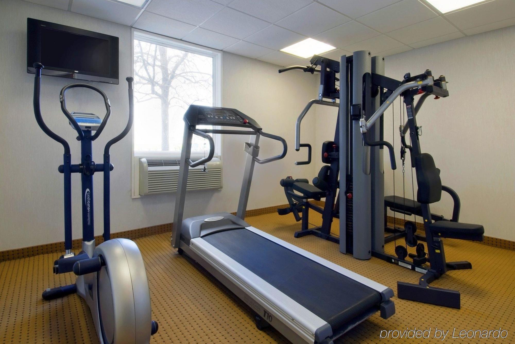 Holiday Inn Express & Suites Toronto Airport West By Ihg Миссиссага Экстерьер фото