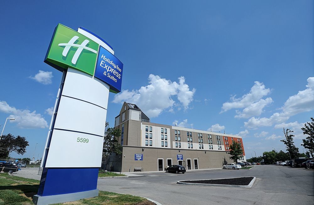 Holiday Inn Express & Suites Toronto Airport West By Ihg Миссиссага Экстерьер фото
