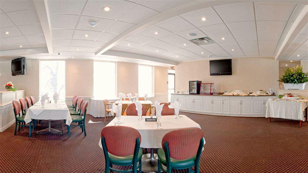 Holiday Inn Express & Suites Toronto Airport West By Ihg Миссиссага Экстерьер фото